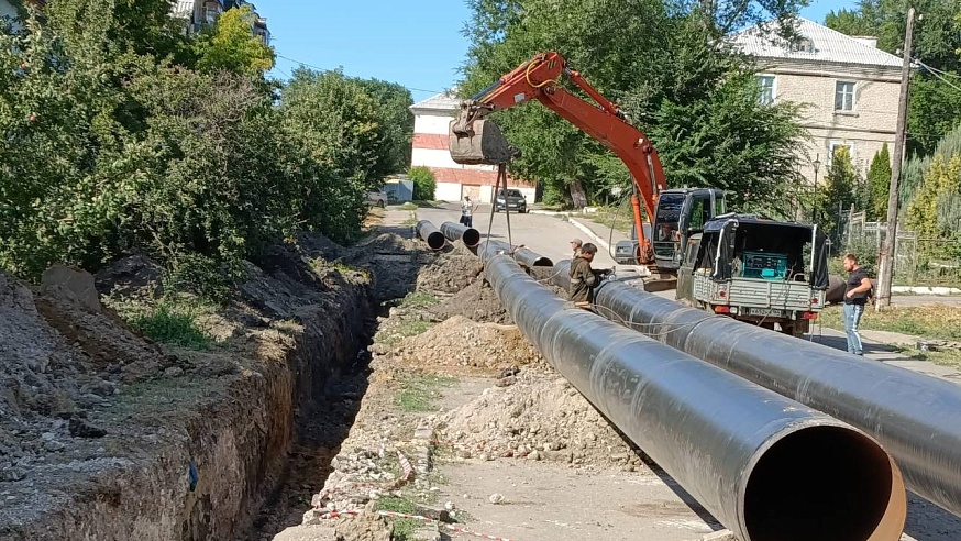 После обращения вольчан к Николаю Панкову меняют наиболее аварийный участок Шиханского водопровода